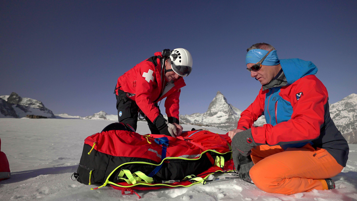 PAX Rettungssack RTS Air Vorbereitung Abflug ©Christian Pfammatter